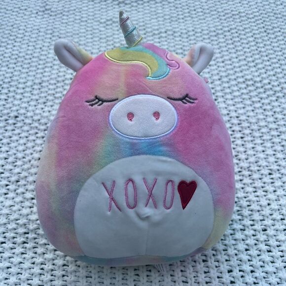 SQUAD UP Grow your Squishmallows Squad with this 8-inch plush. SNUGGLE, SQUEEZE, - Picture 1 of 3